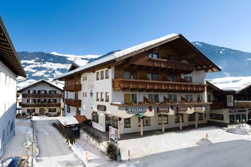 Hotel Apart & Landhaus Central - Fügen - Zillertal